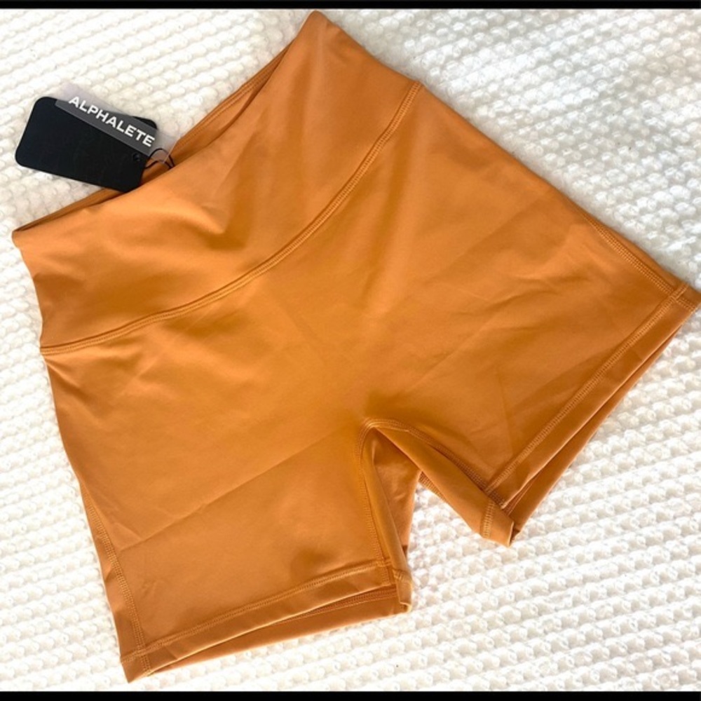 NWT Alphalete Pulse Surge Shorts Sun Kissed - Picture 3 of 6